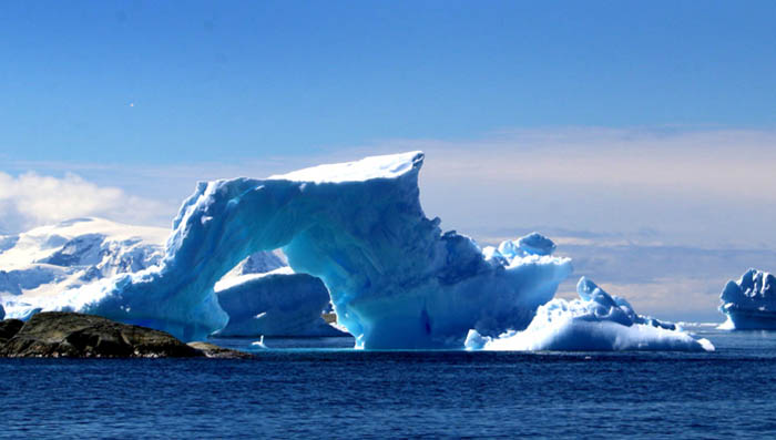 10 朱正明眼中的南极半岛冰山.JPG