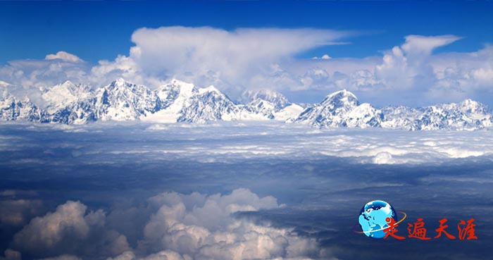 1 在印度万米高空，遥望天边奔腾的喜马拉雅群峰.jpg