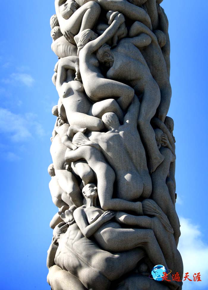2 巨型雕塑“生命之柱”（局部)）.JPG
